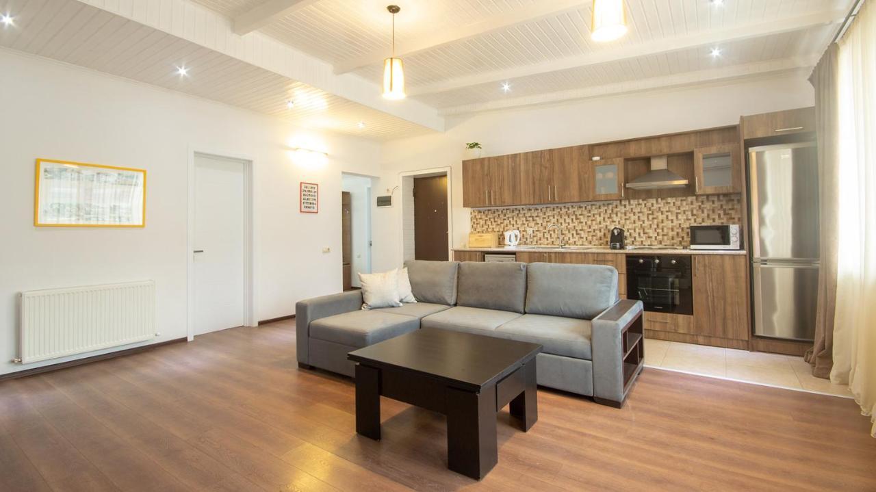Big Terrace Apartment On Liberty Square Tbilisi Exterior foto
